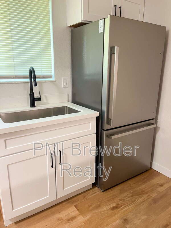 Building Photo - 9727 5th St NE