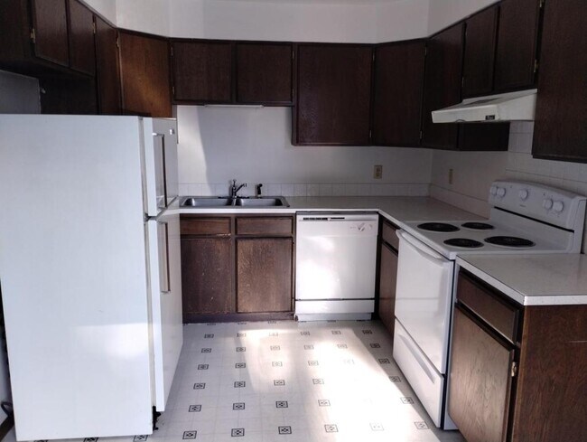 Foto del edificio - 87 Woodland Rd