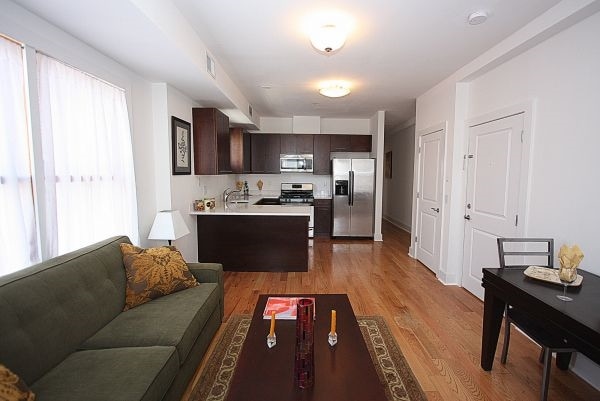 Interior Photo - 74 Palisade Ave