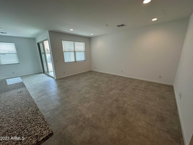 Building Photo - 6936 W Beth Dr