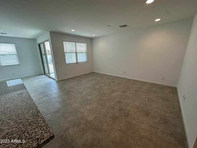 Foto del edificio - 6936 W Beth Dr