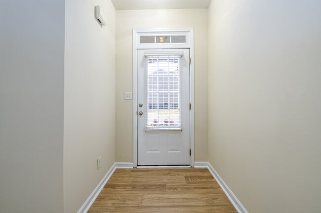 Building Photo - 1670 Granville Ct