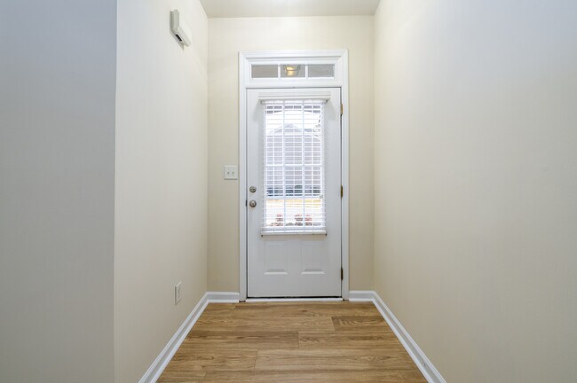 Foto del edificio - 1670 Granville Ct