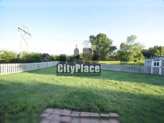 Building Photo - 4440 Valley Trace Dr