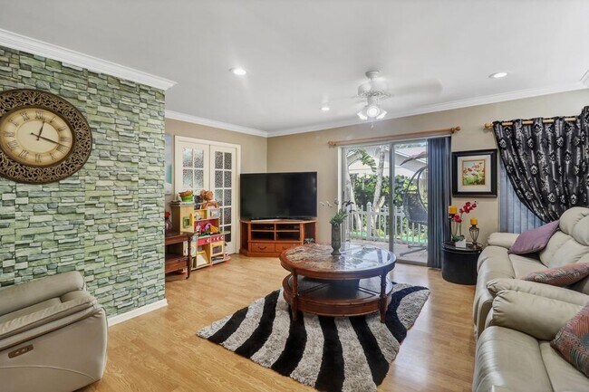 Foto del edificio - 1521 Snapdragon Dr