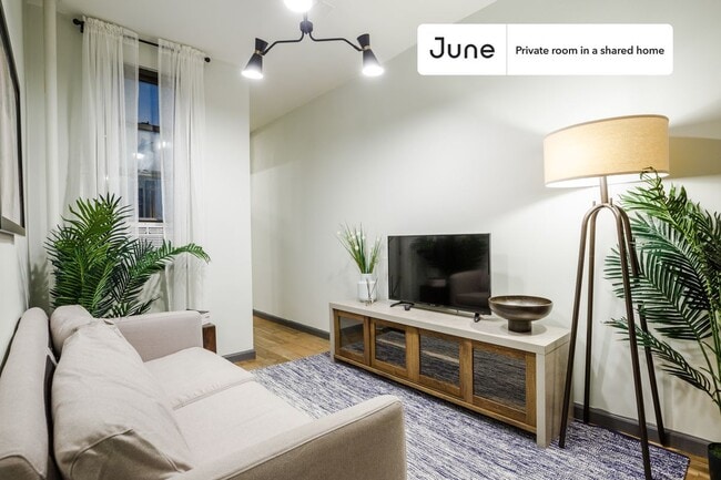 Building Photo - Room in Shared 3 bed/1 bath home in Hell's Kitchen