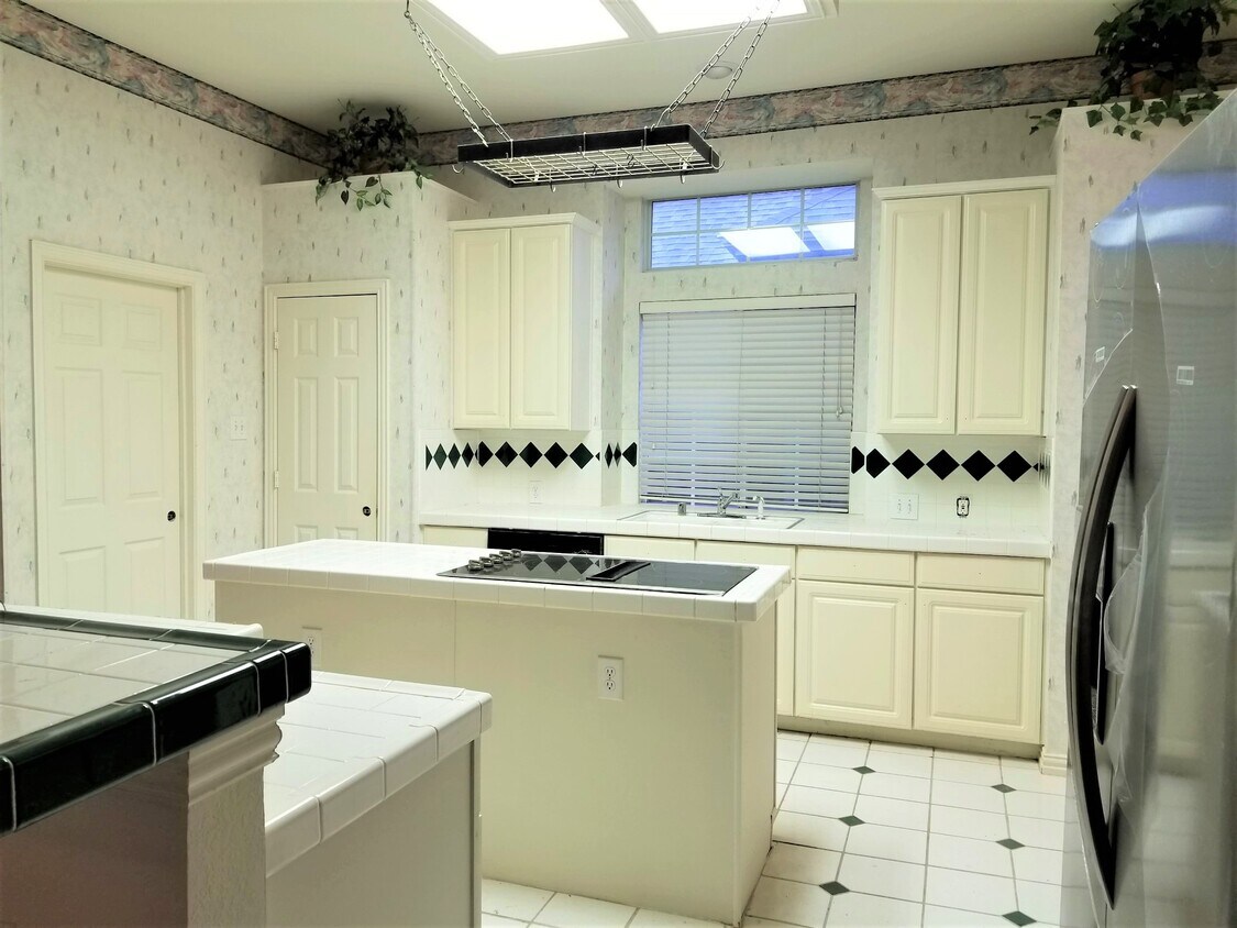 9611 Cliffside Dr, Irving, TX 75063 House for Rent in Irving, TX