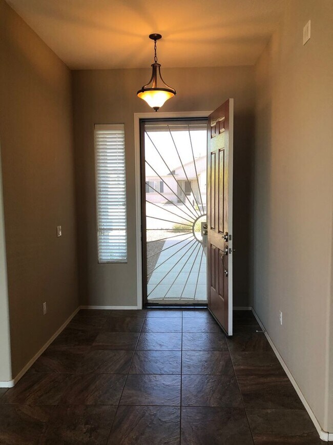 Foto del edificio - Corner Lot Charmer- Granville Amenities In...