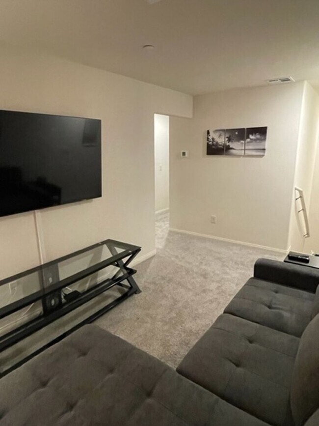 Building Photo - Charming 3BR House in North Las Vegas