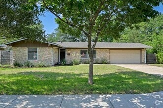 Building Photo - 1607 Glencrest Dr