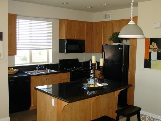 Building Photo - 2742 Cabrillo Ave