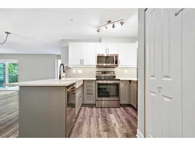 Building Photo - 8928-8202 202 St.