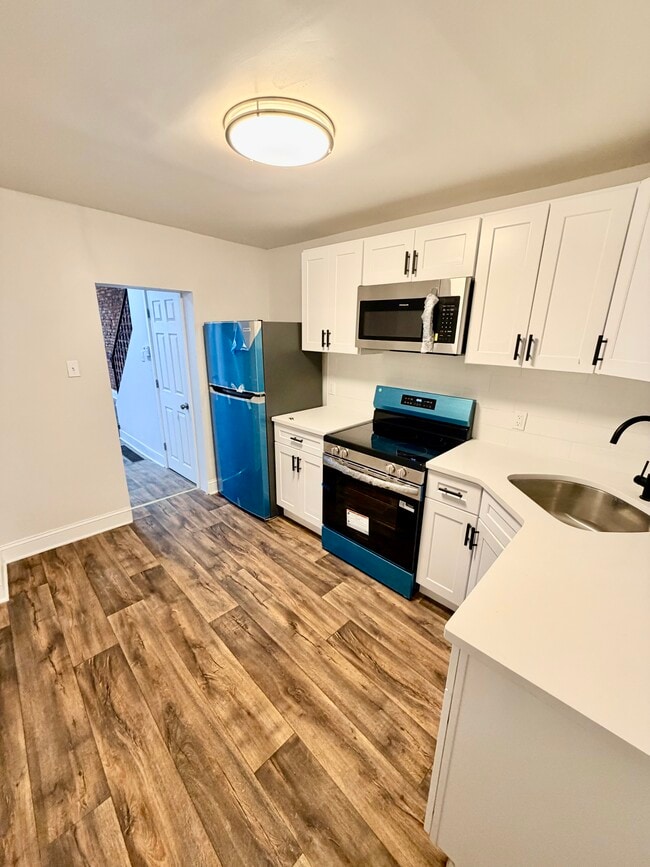 Building Photo - 2814 Helen St