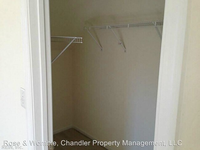Building Photo - 4 br, 2.5 bath House - 120 Dutchland Trail