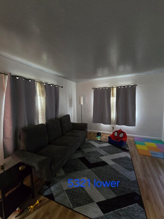 Foto del edificio - 5321 N 53rd St