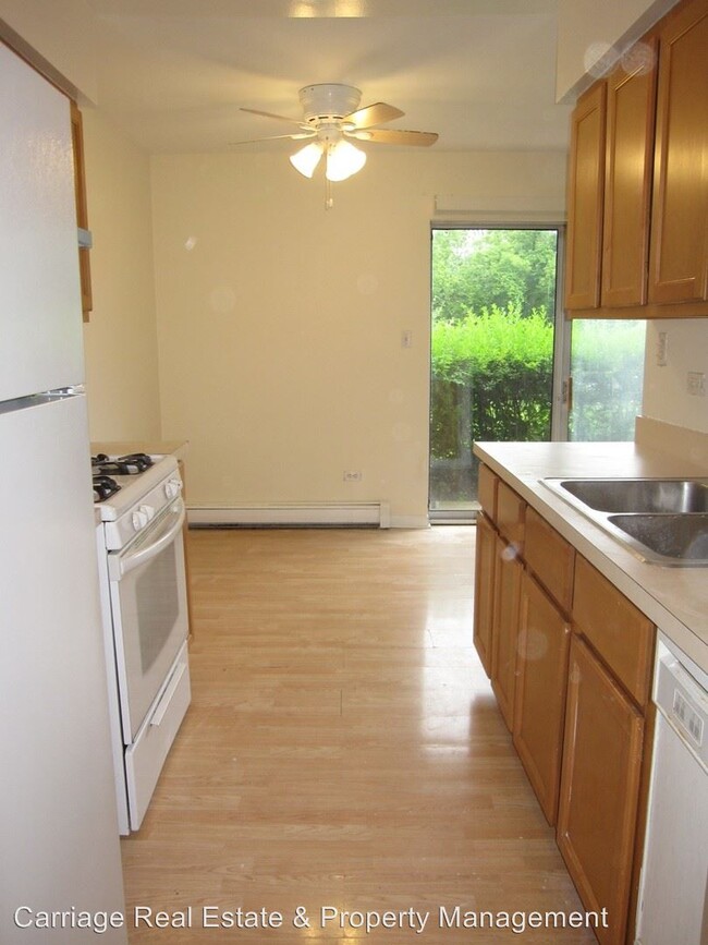 Building Photo - 1077 Dickens Way
