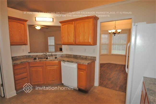 Building Photo - 8427 Quail Hollow Dr