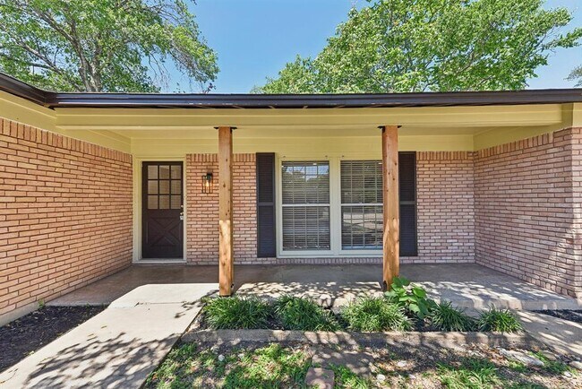 Foto del edificio - 11702 N Oaks Dr