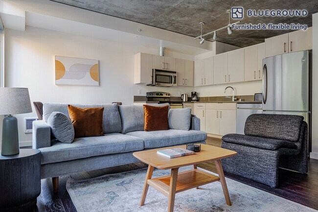 Foto del edificio - 521 Stadium Pl S