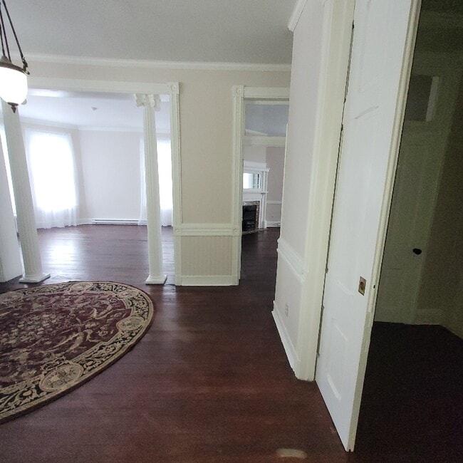 Building Photo - 233 S Prospect St