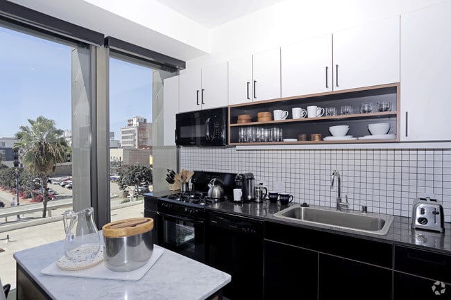 1BR, 1BA - 620 SF - The Edison