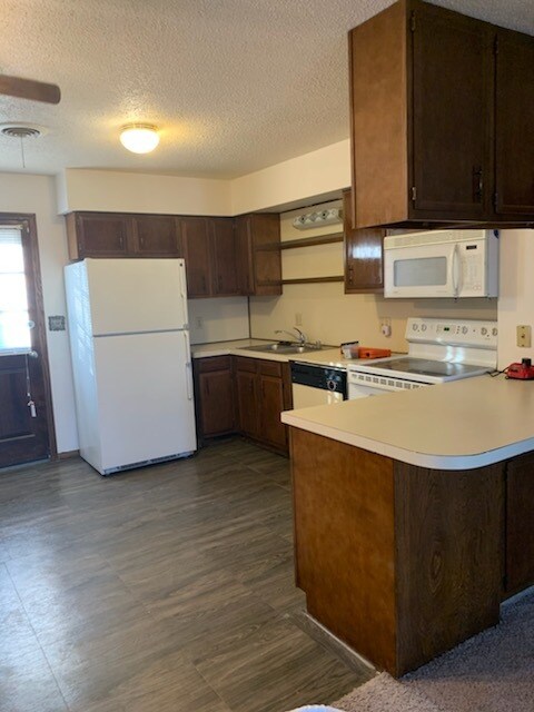 Foto principal - 1646 N Countryside Dr