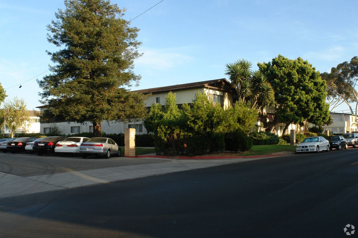 Building Photo - 776 Camino Del Sur