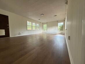 Building Photo - 1821 Grove Hill Ln