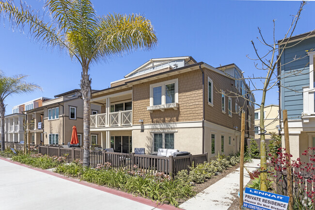 Building Photo - Mission Beach Residences