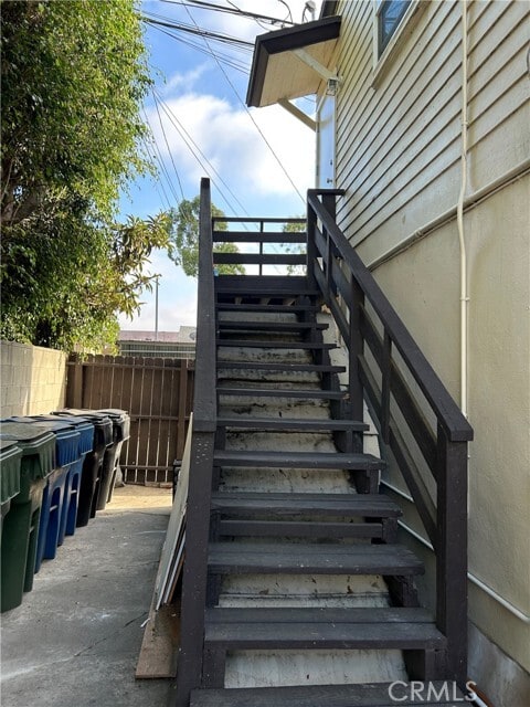 Building Photo - 640 W Buckthorn St