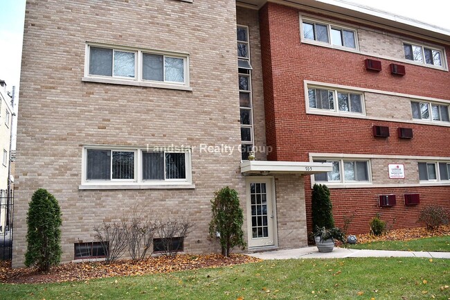 Foto del edificio - 705 Dodge Ave