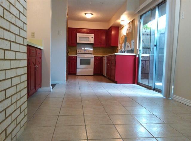 Foto del edificio - 2145 Village Crest Dr