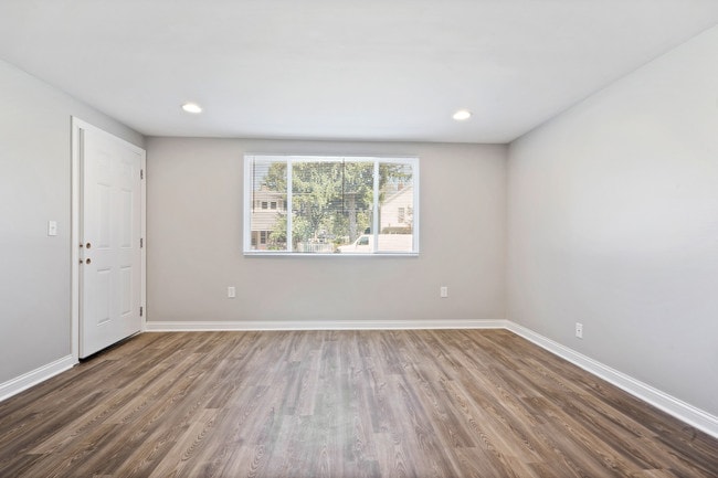 Building Photo - 135 Walnut St