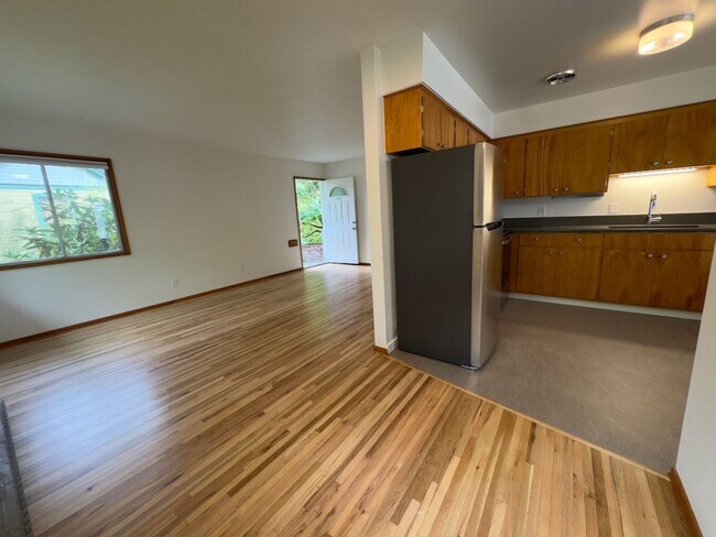 Building Photo - Brooklyn Excellence-2 Bed Duplex Unit