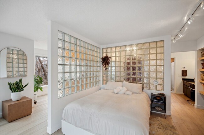 Foto del edificio - 3022 Lake Shore Dr