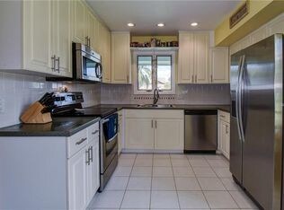 Building Photo - 1009 Lake Avoca Dr