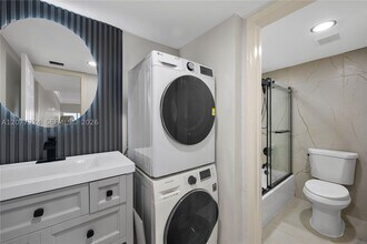 Building Photo - 3301 Spanish Moss Terrace