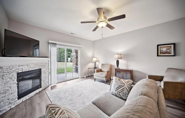 Foto del edificio - 8350 Ep True Pky