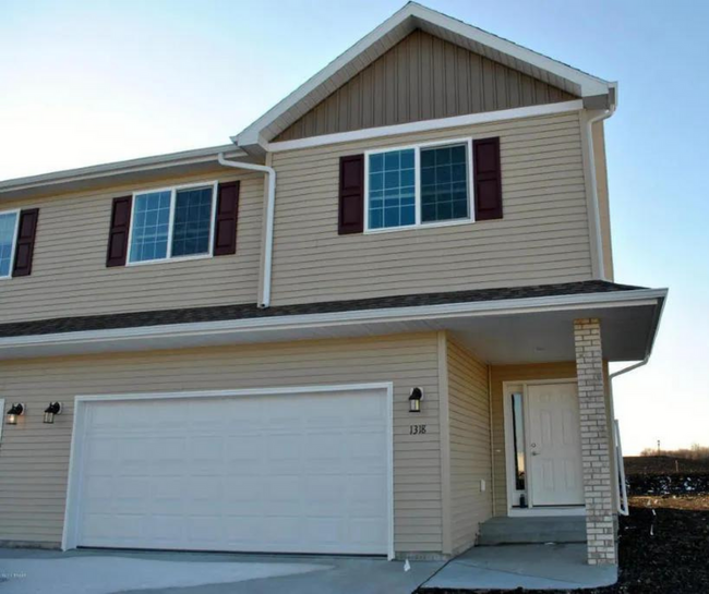 Foto del edificio - Twin Home for rent in West Fargo