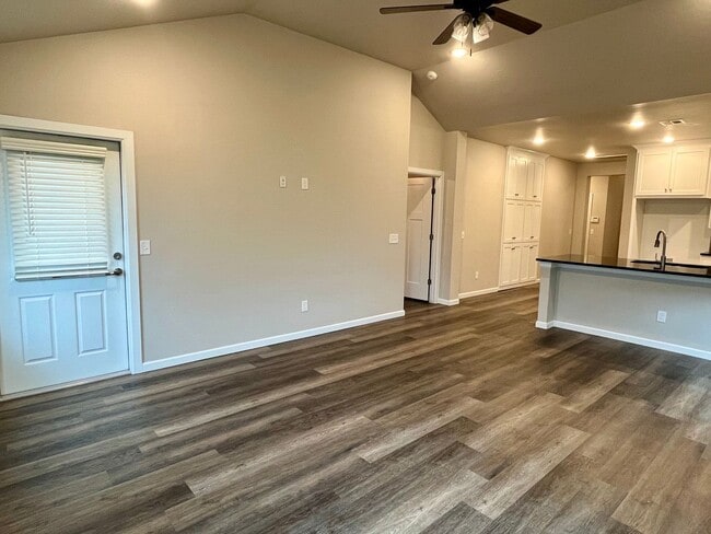 Foto del edificio - Beautiful 2 Bed 2 Bath!