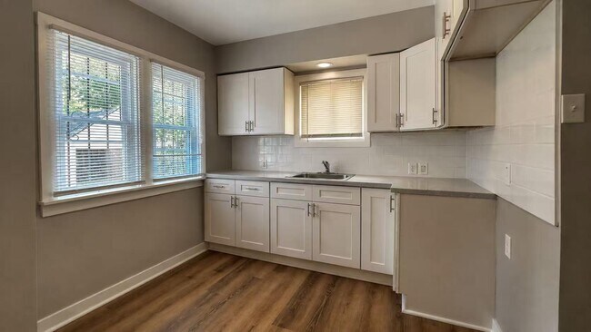 Foto del edificio - 16601 Woodingham Dr
