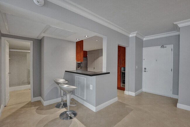 Building Photo - 4250 Galt Ocean Dr