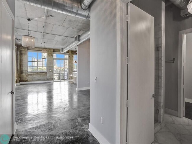 Foto del edificio - 410 NW 1st Ave
