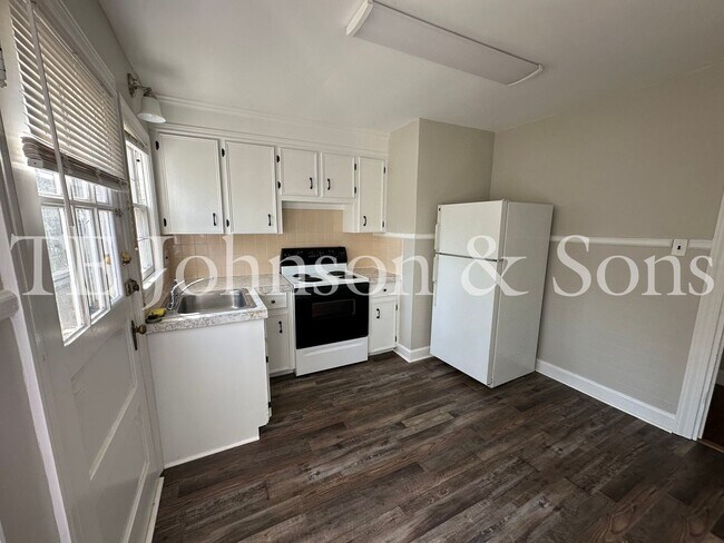 Foto del edificio - Charming 1-Bedroom Duplex in Winston-Salem