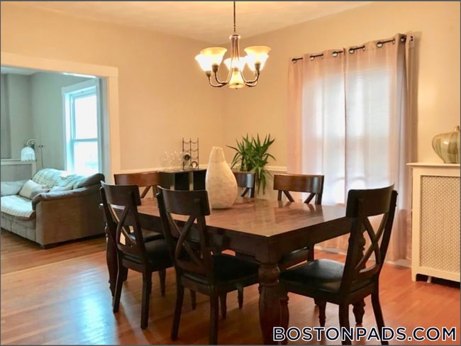 Building Photo - 50 Chestnut St