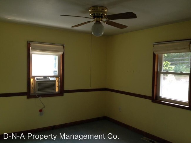 Building Photo - 423 Shady Oaks Dr W