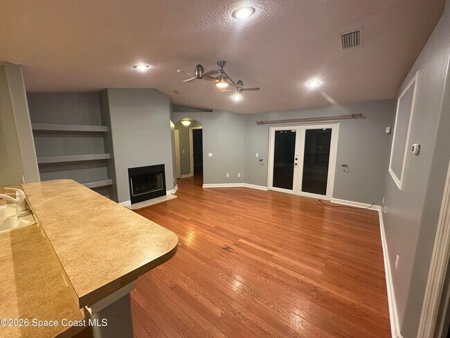 Foto del edificio - 8075 104th Ave