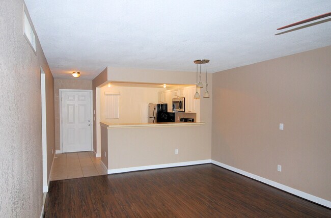 Foto del edificio - 1505 Crescent Cir
