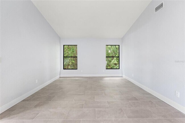 Foto del edificio - 1235 Eldron Blvd SE