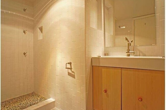 Master Bathroom - 1020 Ocean Park Blvd